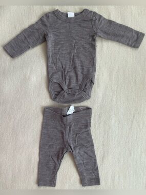 H&M 100% Wool Baby Set - Newborn / 1-2M - Mushroom Taupe Melange
